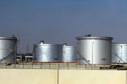 OPEC+ có thể điều chỉnh lại mức tăng sản lượng khai thác dầu thô