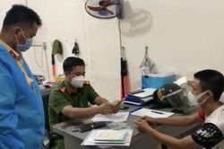 CSGT trả ví tiền với gần 33 triệu đồng cho người đánh rơi