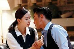 Nửa đêm nghe được câu chuyện vợ 'buôn' với bạn thân, chồng cay đắng khóc không thành tiếng