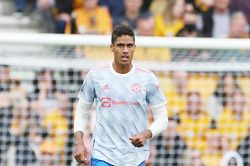 Varane kiến tạo ngay lần đầu đá chính cho Man United