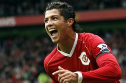 HLV Solskjaer: 'Ronaldo không đến Man Utd để ngồi dự bị'