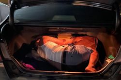 Người đàn ông nằm trong cốp ô tô để né chốt kiểm soát dịch ở Tuyên Quang