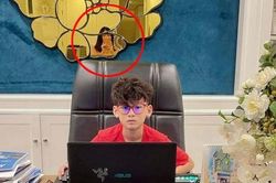 Chồng cũ Lệ Quyên đăng hình con trai nhưng netizen lại soi ra được một cô gái