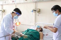 Giữa dịch bệnh phức tạp, người đàn ông được nối liền bàn tay thành công