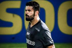 Diego Costa cứu đội nhà sau khi thoát cảnh thất nghiệp