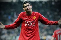 Tiết lộ lý do thực sự khiến MU chiêu mộ Ronaldo vào phút chót
