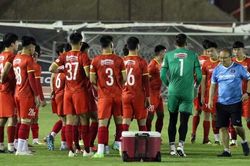 HLV Park Hang Seo lại 'tung hỏa mù' đối phương