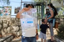 Dịch Covid-19: Israel lập kỷ lục mới về số ca nhiễm trong ngày; cụ bà Ấn Độ 121 tuổi thành tấm gương chống dịch