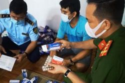 Không biết gì về dược phẩm, chủ hàng vẫn 'nhập rẻ, bán đắt' thuốc điều trị Covid-19 không rõ nguồn gốc