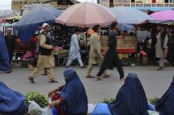Thương nhân Trung Quốc ở Afghanistan rơi vào cảnh 'tiến thoái lưỡng nan'
