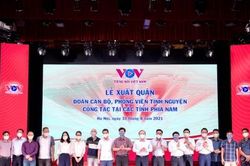 Hàng chục phóng viên, biên tập viên Đài Tiếng nói Việt Nam xung phong lên đường vào tâm dịch phía Nam công tác