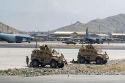 Mỹ phá hủy hơn 70 máy bay trước khi rút hết quân khỏi Afghanistan