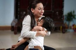 Phi Nhung: 'Tôi thương con tôi thì trời thương tôi, đừng cho tôi bệnh'