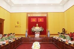 Bộ trưởng Tô Lâm làm việc về kiện toàn mô hình tổ chức bộ máy của một số đơn vị trong CAND