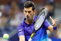 Djokovic mất một set trước tay vợt 18 tuổi ở US Open