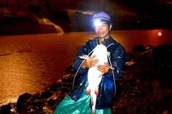 Ly kỳ săn 'thủy quái' trên dòng Sê San