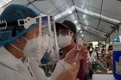 Thiếu vắc xin, chưa đánh giá được tác động nếu tiêm trễ