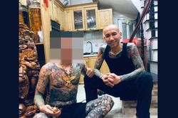 'Giang hồ mạng' Phú Lê có hành động gây tranh cãi: Chia buồn nhưng vẫn không quên để số tài khoản