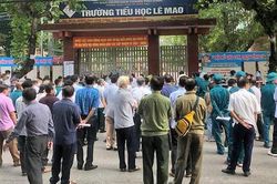 Chấm dứt tình trạng chen chúc, không thực hiện 5K khi đi tiêm vaccine