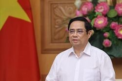 Thủ tướng: Các cán bộ y tế là trụ cột quan trọng trong công tác chống dịch COVID-19