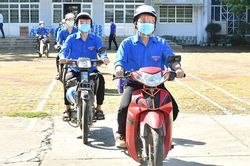 Từ hôm nay người dân vùng dịch TP Tuy Hòa có thể gọi shipper áo xanh hỗ trợ