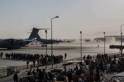 Trong những chuyến bay cuối cùng rời khỏi Afghanistan