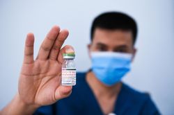 Hà Nội gặp khó về nguồn vaccine Covid-19