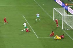 Trọng tài quá nặng tay khi phạt penalty Việt Nam và đuổi Duy Mạnh?