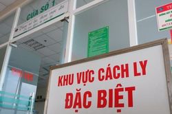 Người dân tụ tập ăn nhậu trong khu cách ly ở Bình Thuận