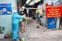 Cả nhà F0, vợ nằm viện chữa Covid-19 cho chồng qua điện thoại