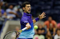 Djokovic 'tốc hành' vào vòng 3 Mỹ mở rộng