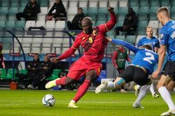 Lukaku lập cú đúp, Bỉ ngược dòng thắng đậm nhược tiểu