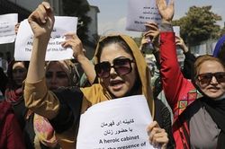 Phụ nữ Afghanistan xuống đường đòi quyền tham gia chính trị