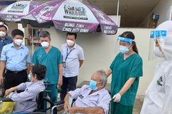 BV Hồi sức COVID-19 TP.HCM: 18 người mắc COVID-19 nặng được xuất viện, số ca tử vong giảm mạnh