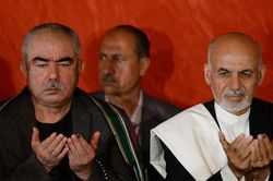 Abdul Rashid Dostum: Phản bội để tồn tại