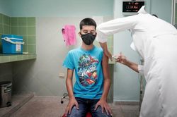 Cuba bắt đầu tiêm vaccine Covid-19 cho trẻ em để sớm mở lại trường học