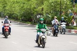Hà Nội thống nhất cho shipper hoạt động 11 tiếng mỗi ngày