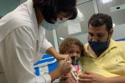 Cuba đã bắt đầu tiêm vaccine ngừa COVID-19 cho trẻ từ 2 – 18 tuổi