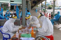 Hà Nội ghi nhận 40 ca dương tính mới, có 1 ca phát hiện qua sàng lọc