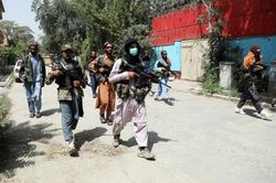 Taliban tước vũ khí, bắt giữ các thành viên bắn súng chỉ thiên