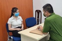 Vượt chốt kiểm dịch Covid-19 để vào khách sạn mua bán dâm ở Hà Nội