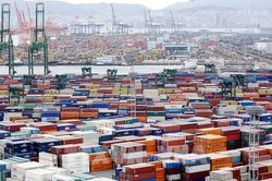 Xuất khẩu của Hàn Quốc tăng 10 tháng liên tiếp