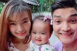Vợ chồng Mạc Văn Khoa khoe ảnh con gái tròn 9 tháng tuổi, không quên nhắn gửi điều quan trọng