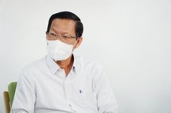 Chủ tịch TP.HCM trả lời câu hỏi 'người tiêm 2 mũi vaccine có được đi làm?'
