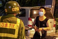 Tổ công tác đặc biệt ở Hà Nội xử lý gần 200 người ra đường ban đêm