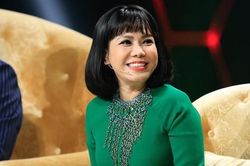 Việt Hương tiết lộ xe từ thiện bị cạy cửa lấy cắp giấy tờ trên xe gây phẫn nộ