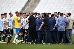 'Siêu kinh điển Nam Mỹ' bị dừng, Brazil đối mặt án phạt