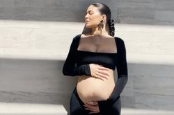 Kylie Jenner xác nhận mang thai lần hai