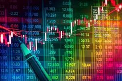 Cổ phiếu lớn giảm sâu, VN-Index mất hơn 8 điểm