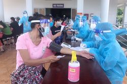 Bình Dương phấn đấu đến 10/9 hoàn thành việc bóc tách F0